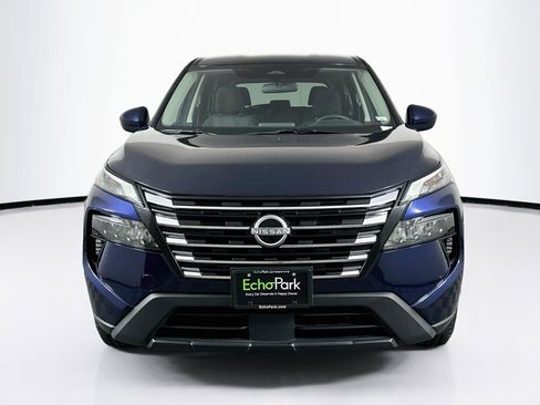 Used 2025 Nissan Rogue SV FWD image 2