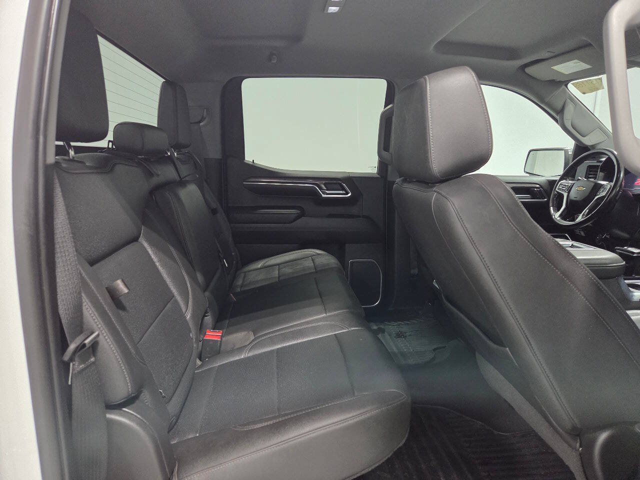 Used 2022 Chevrolet Silverado 1500 LTZ w/ Z71 Off-Road Package AWD/4WD image 17