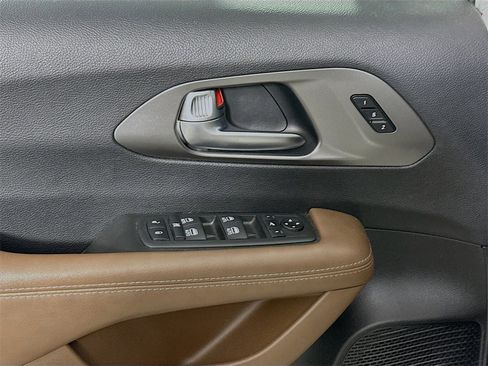 Used 2019 Chrysler Pacifica Limited w/ Tire & Wheel Group image 21