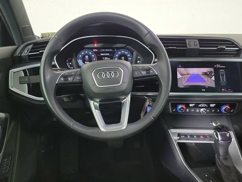 Used 2022 Audi Q3 2.0T Premium w/ Convenience Package AWD/4WD image 16