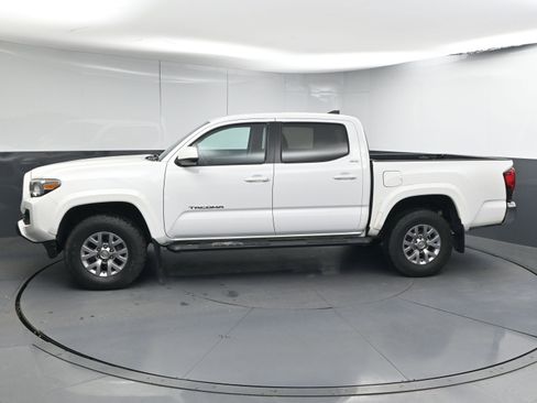 Used 2018 Toyota Tacoma SR5 image 5