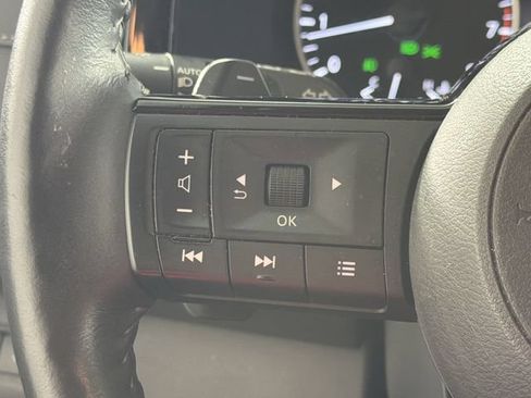 Used 2023 Nissan Pathfinder SL w/ Lighting Package (N92) FWD image 10