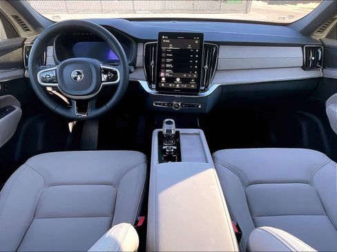 New 2026 Volvo XC90 B5 Core image 7