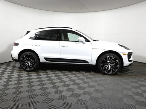 Used 2026 Porsche Macan AWD/4WD image 8