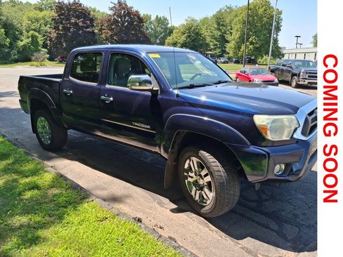 Used 2013 Toyota Tacoma 4x4 Double Cab w/ Limited Pkg image 4