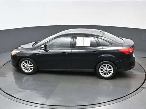 Used 2015 Ford Focus SE FWD image 32