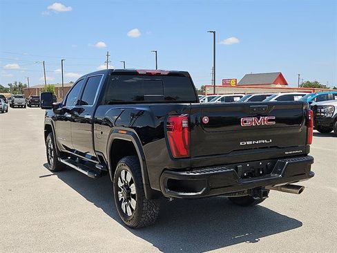 Used 2024 GMC Sierra 2500 Denali w/ Denali Reserve Package AWD/4WD image 3