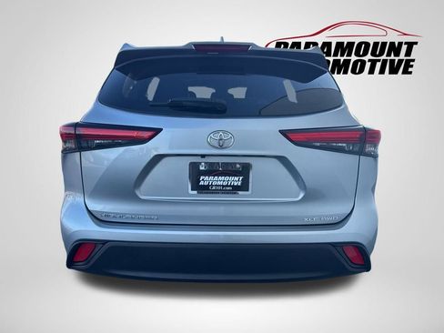 Used 2023 Toyota Highlander XLE image 7