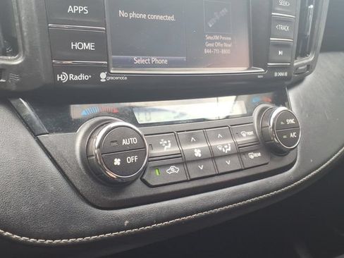 Used 2017 Toyota RAV4 XLE AWD/4WD image 13