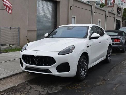 Used 2024 Maserati Grecale GT AWD/4WD image 3