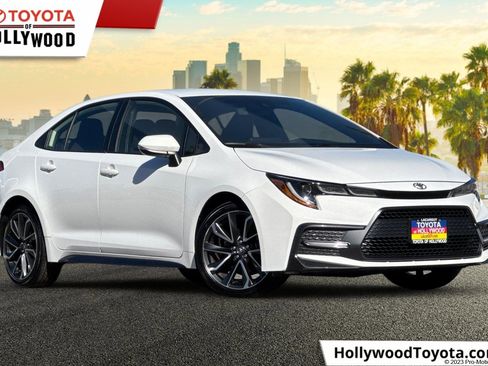 Used 2022 Toyota Corolla SE image 1