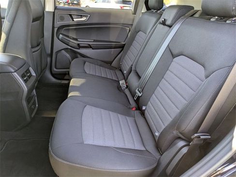 Used 2021 Ford Edge SE image 26