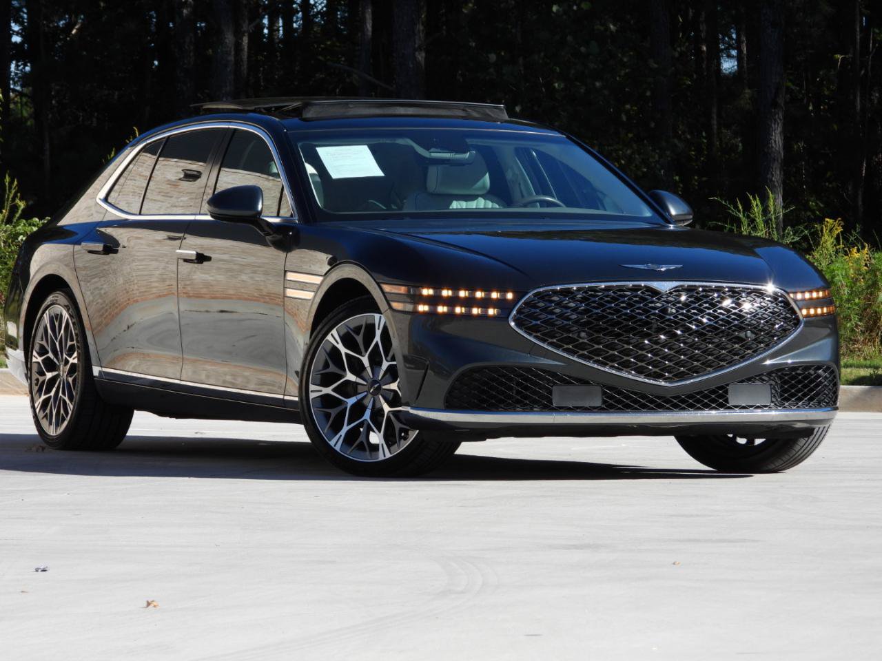 Used 2023 Genesis G90 3.5T AWD/4WD image 25