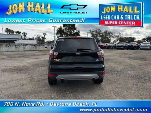 Used 2017 Ford Escape SE image 9