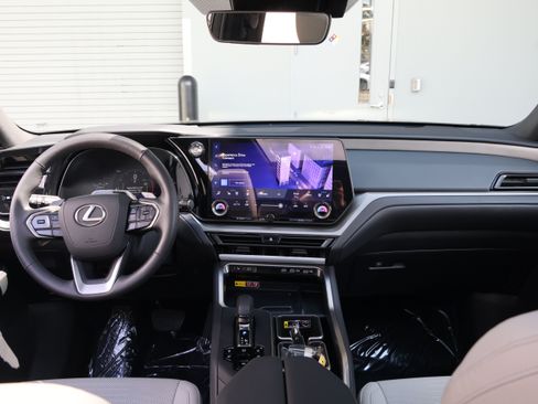 Used 2025 Lexus TX 350 AWD w/ Technology Package image 16
