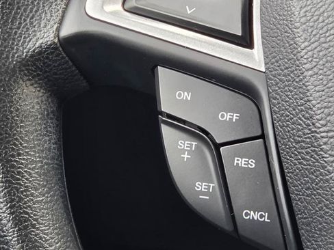 Used 2017 Ford Fusion SE FWD image 19