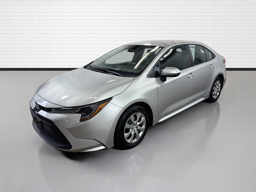 Used 2024 Toyota Corolla LE FWD image 5