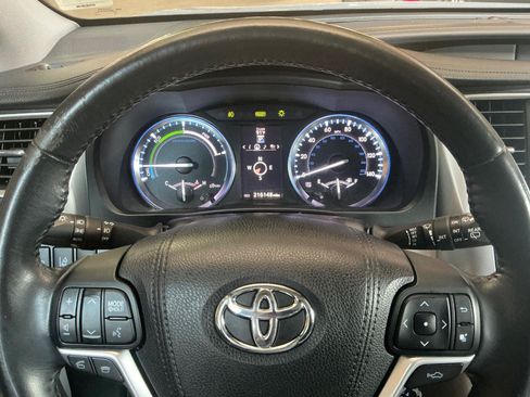 Used 2015 Toyota Highlander Limited w/ Driver Technology Package AWD/4WD image 27