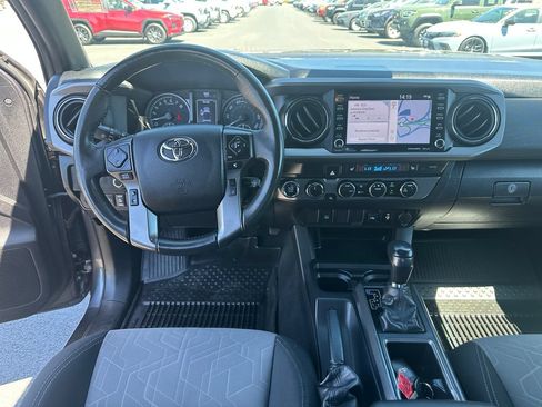 Used 2022 Toyota Tacoma TRD Off-Road w/ TRD Premium Off Road Package AWD/4WD image 14