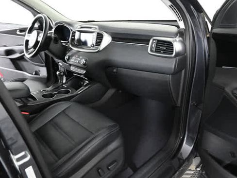 Used 2017 Kia Sorento EX w/ EX Advanced Touring Package image 11