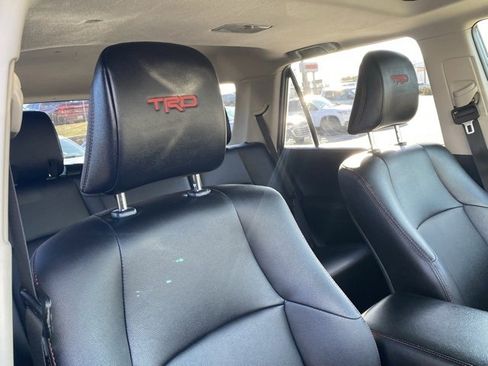 Used 2018 Toyota 4Runner TRD Off-Road Premium image 31