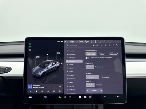 Used 2022 Tesla Model Y Performance image 8