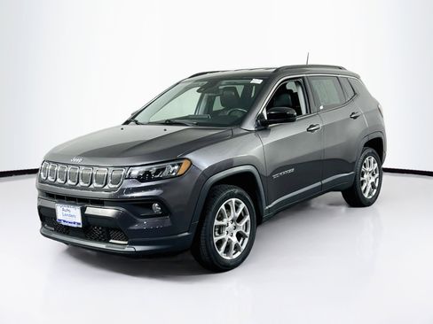 Used 2022 Jeep Compass Latitude AWD/4WD image 1