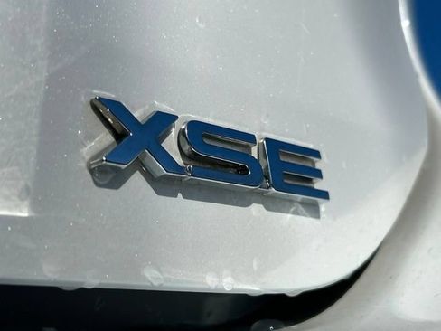 Used 2023 Toyota Highlander XSE FWD image 40