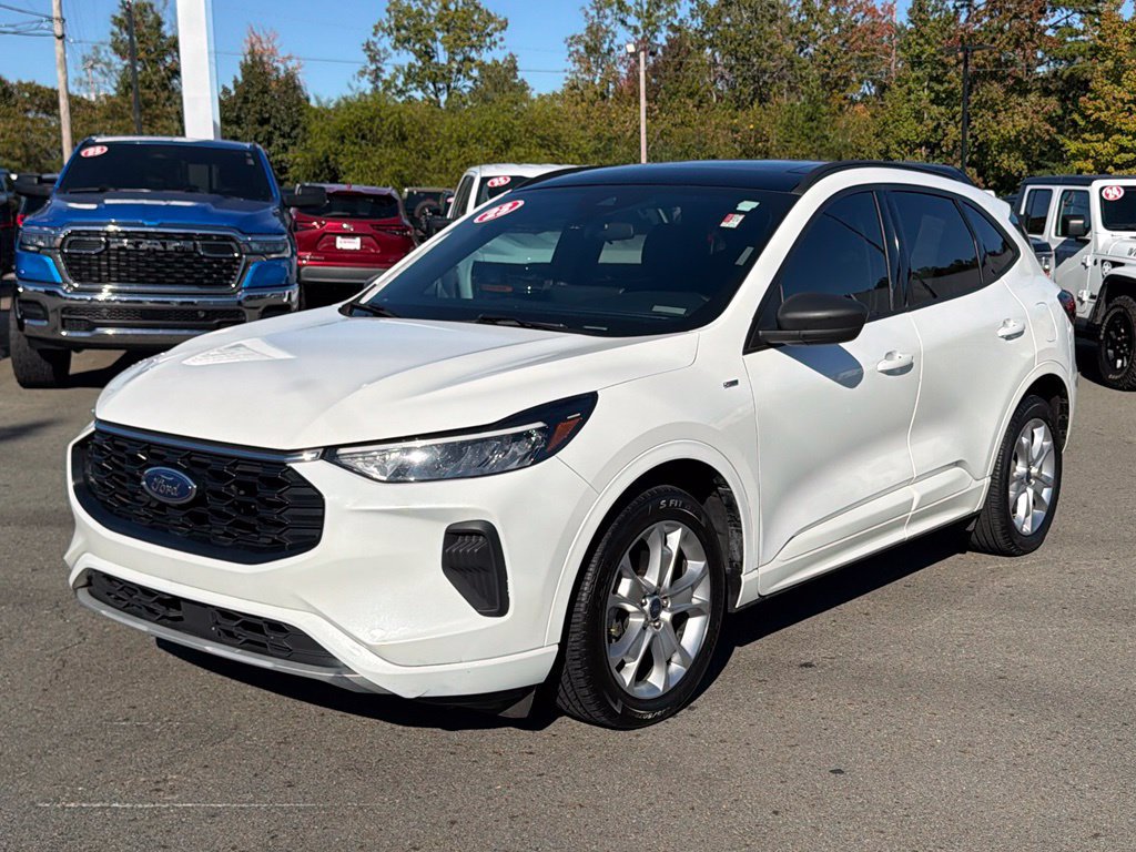 Used 2023 Ford Escape ST-Line w/ Tech Pack #1 FWD image 9