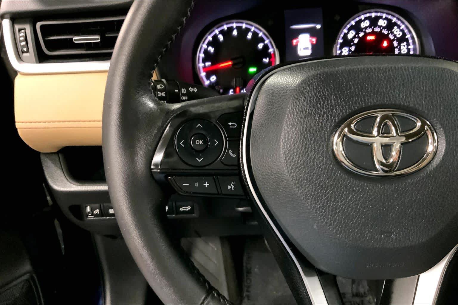 Certified 2021 Toyota RAV4 XLE Premium AWD/4WD image 24
