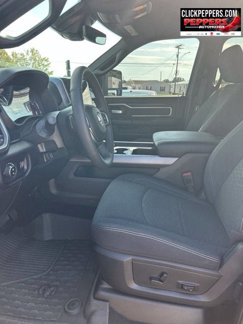 Used 2025 RAM 2500 Big Horn AWD/4WD image 21