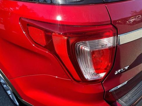 Used 2019 Ford Explorer XLT w/ Equipment Group 202A AWD/4WD image 32