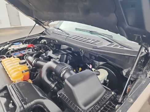 Used 2016 Ford F150 XLT w/ Equipment Group 302A Luxury image 16