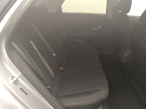 Used 2022 Hyundai Elantra SEL w/ Convenience Package FWD image 19