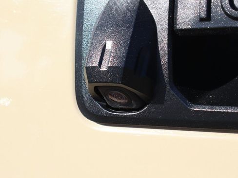 Used 2017 Toyota Tundra SR5 w/ SR5 Upgrade Package image 42