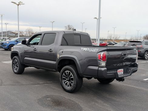 Used 2023 Toyota Tacoma TRD Off-Road image 6