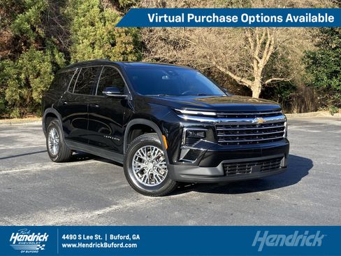 Used 2024 Chevrolet Traverse LT w/ Trailering Package image 1