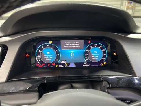 Used 2025 Volkswagen Atlas Cross Sport SE image 28