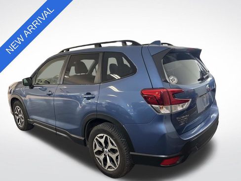 Certified 2022 Subaru Forester Premium AWD/4WD image 5