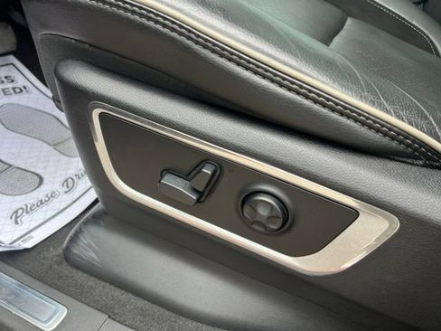 Used 2019 RAM 1500 Laramie AWD/4WD image 21