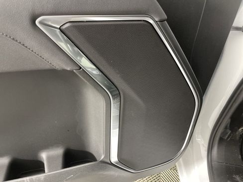 Used 2025 GMC Sierra 1500 SLE image 24