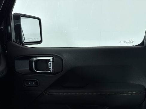 New 2025 Jeep Gladiator Sport image 29