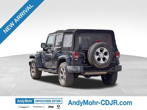 Used 2016 Jeep Wrangler Unlimited Sahara w/ Connectivity Group AWD/4WD image 5