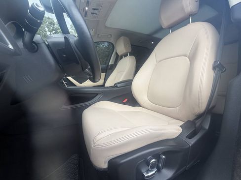 Used 2020 Jaguar F-PACE Premium AWD/4WD image 5