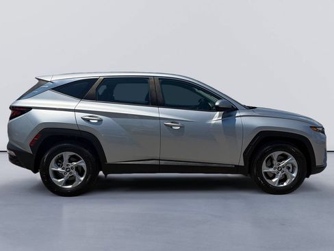Used 2024 Hyundai Tucson SE FWD image 2