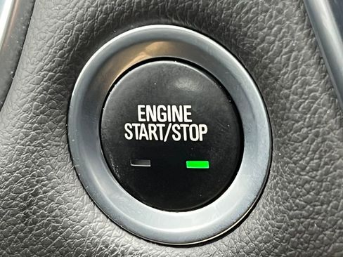 Used 2019 Chevrolet Traverse LT image 28