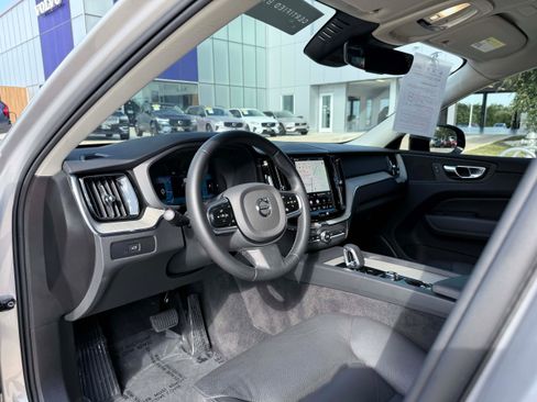 Certified 2025 Volvo XC60 B5 Plus AWD/4WD image 10