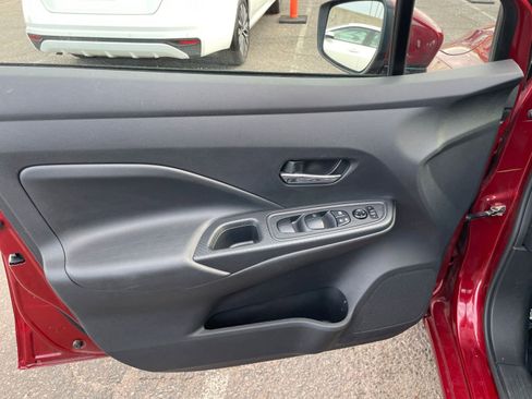 Used 2025 Nissan Versa SV image 18