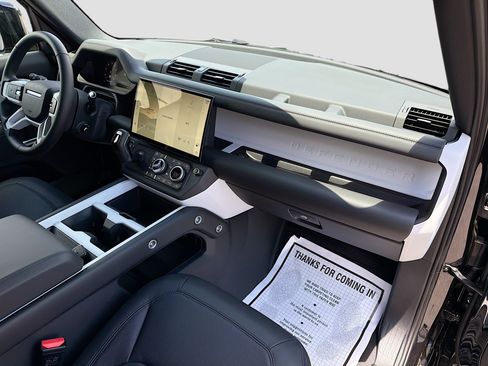 New 2026 Land Rover Defender 110 X-Dynamic SE AWD/4WD image 12