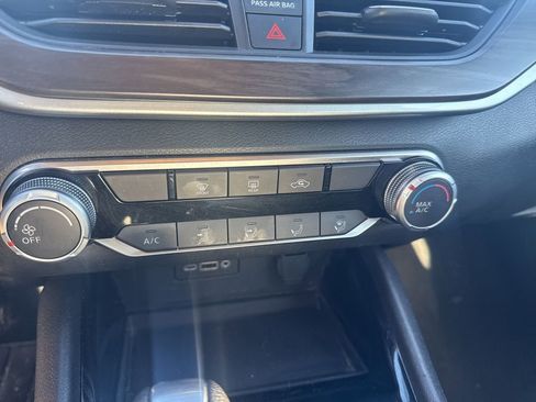 Used 2024 Nissan Altima 2.5 SV image 14